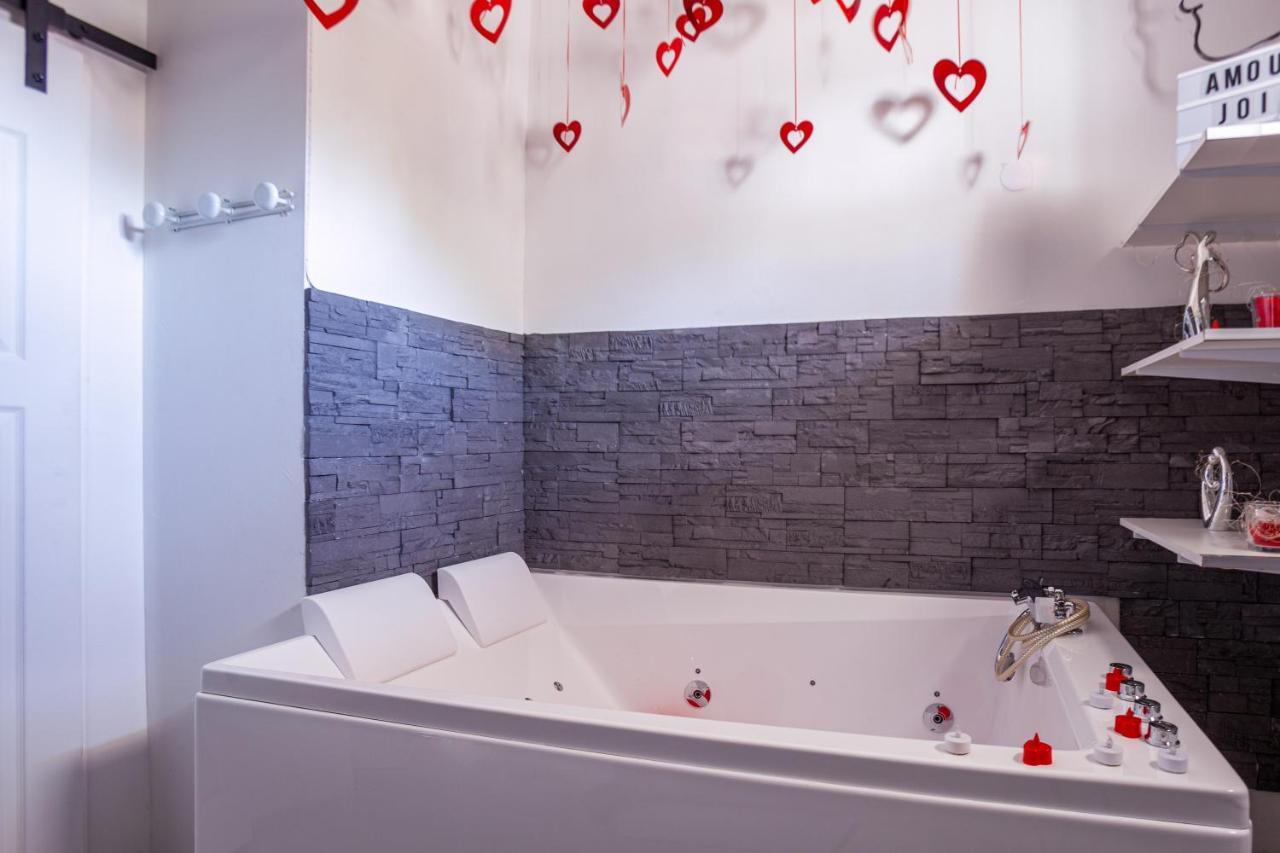 Love Room Avec Balneo Τουλόν Εξωτερικό φωτογραφία