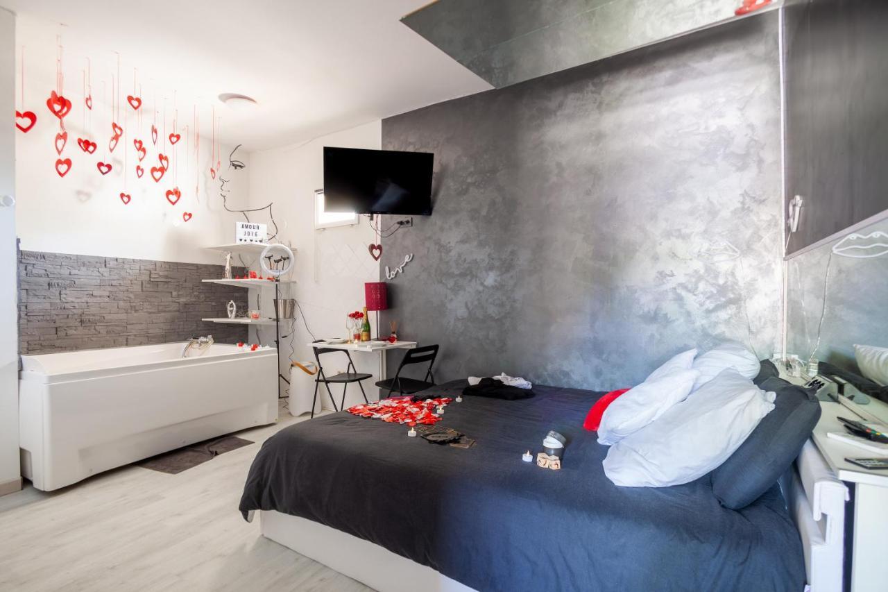 Love Room Avec Balneo Τουλόν Εξωτερικό φωτογραφία